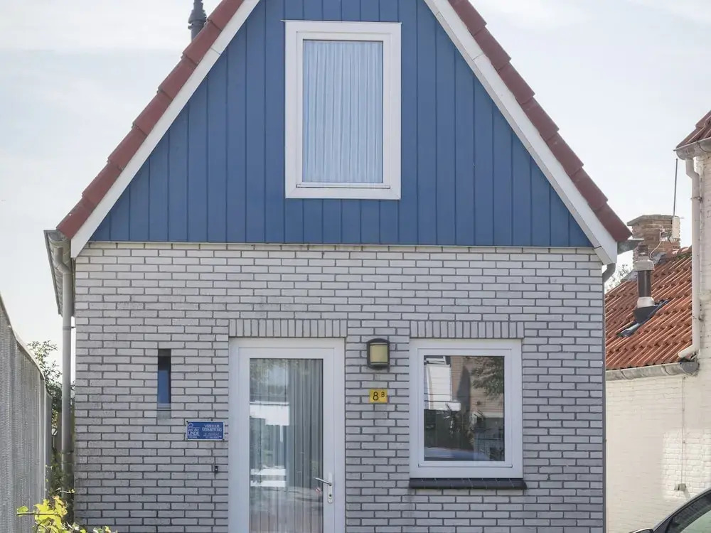 Sunny Bungalow in Heart of Texel