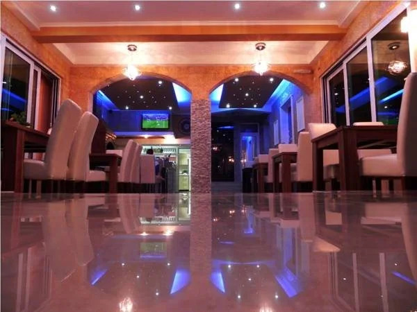 "HOLIDAY" apartments & rooms