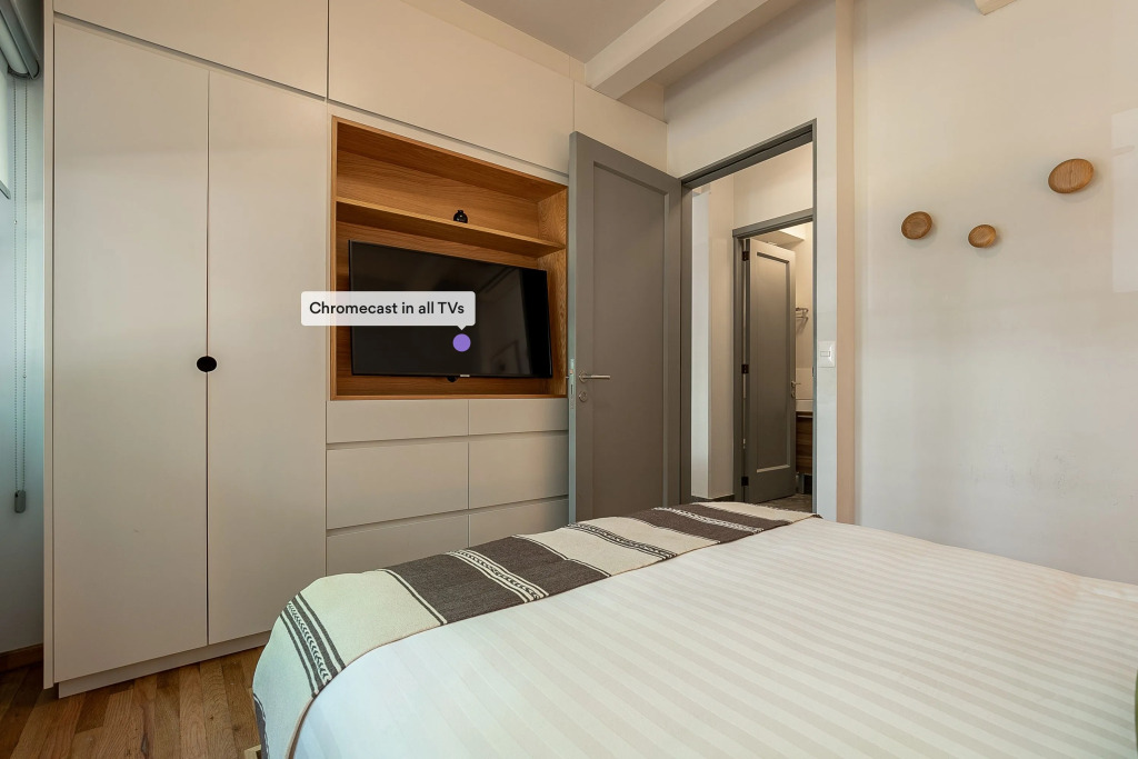 Beautiful New, Modern Condo in La Condesa!