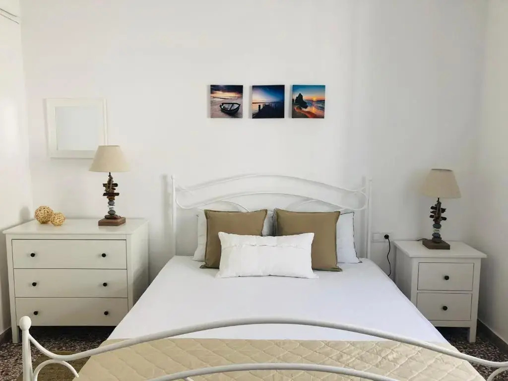 Stylish Home for 6 in Adamas