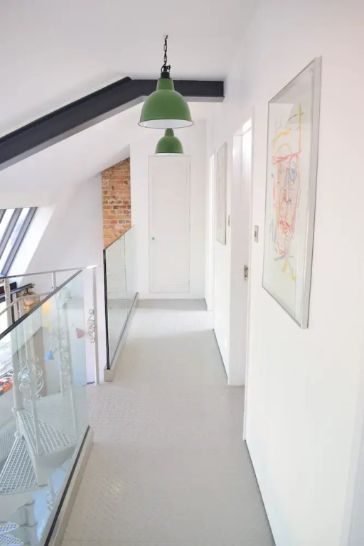 2 Bedroom Loft Flat in Hammersmith