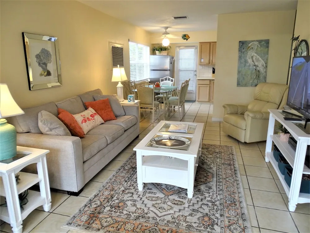 Aloha Kai - Unit 28 2 Bedrooms 2 Bathrooms Apts