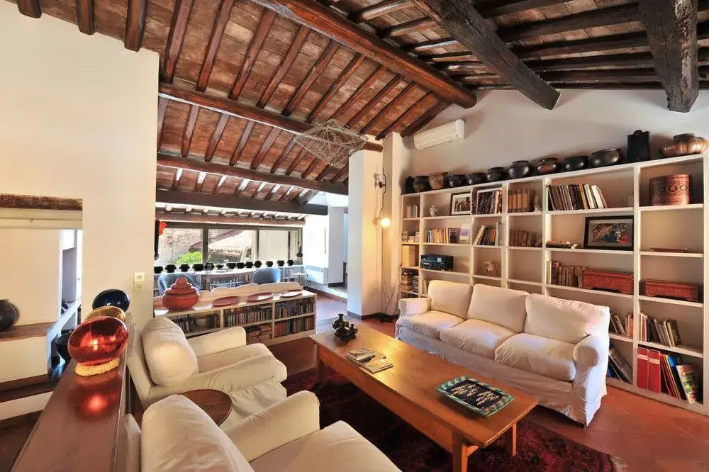 Unique 3 Bed Flat in the Heart of Trastevere