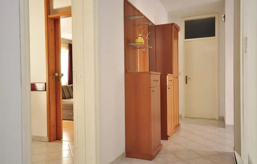 Amazing Apartment in Pucisca With 3 Bedrooms and Wifi