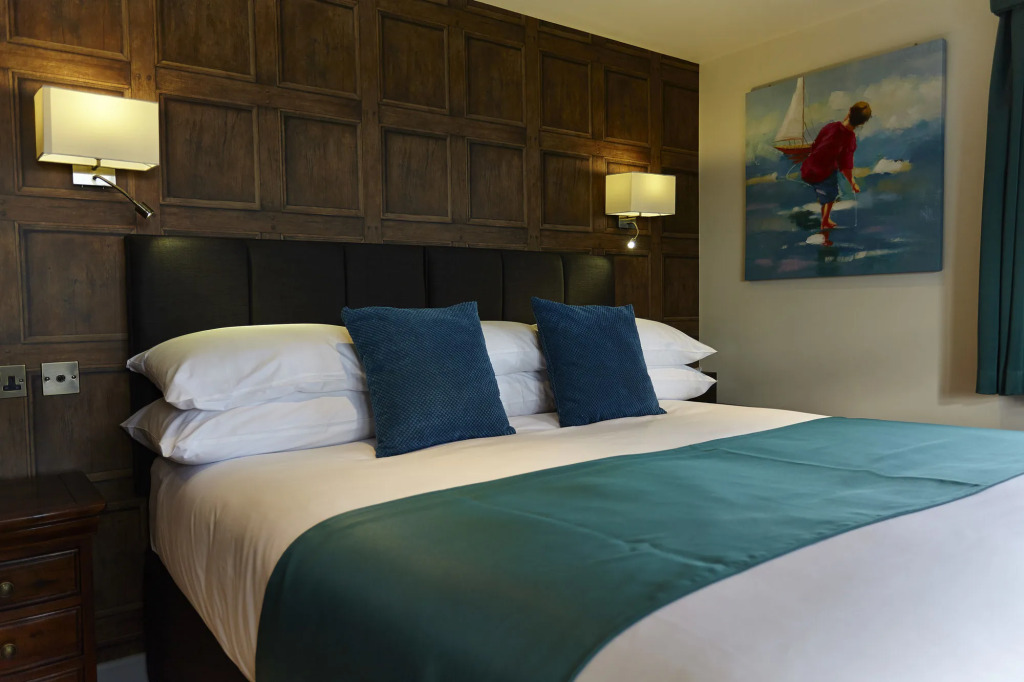 Waveney Inn & Hotel