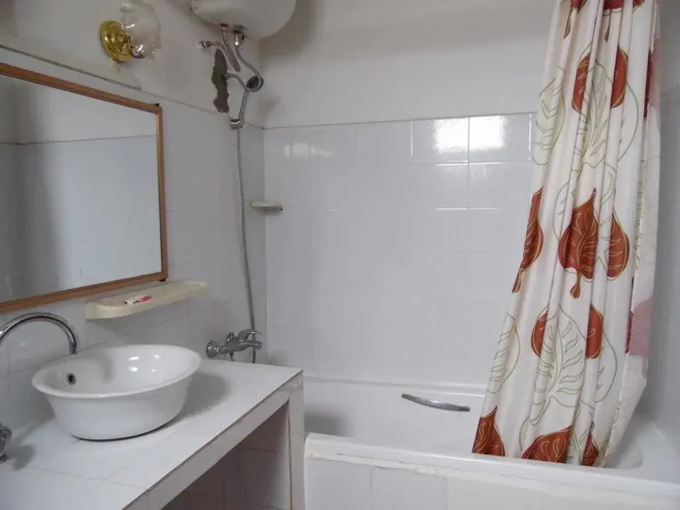 White Orchid Guesthouse