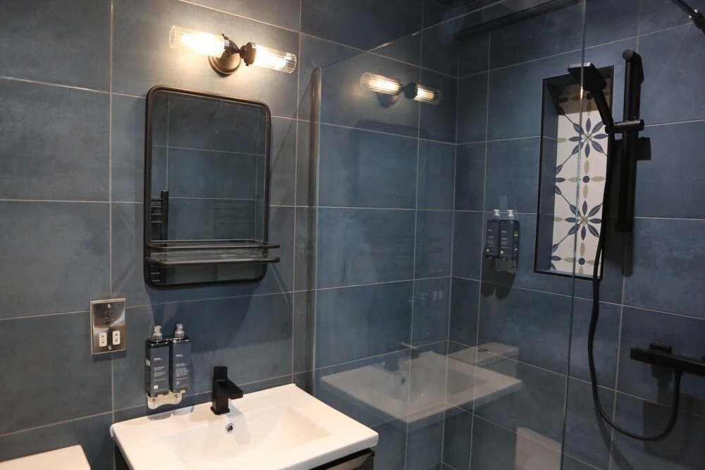 Hop Market - Ensuite Bedroom