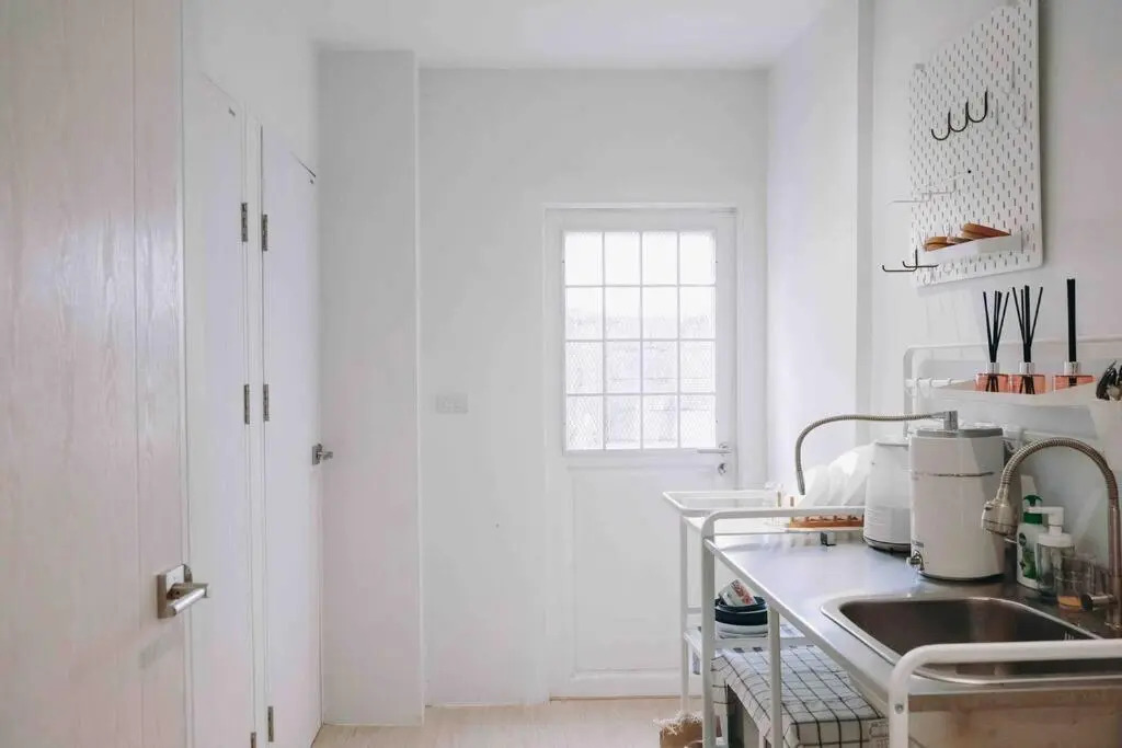 820house - Entire Floor 4 beds