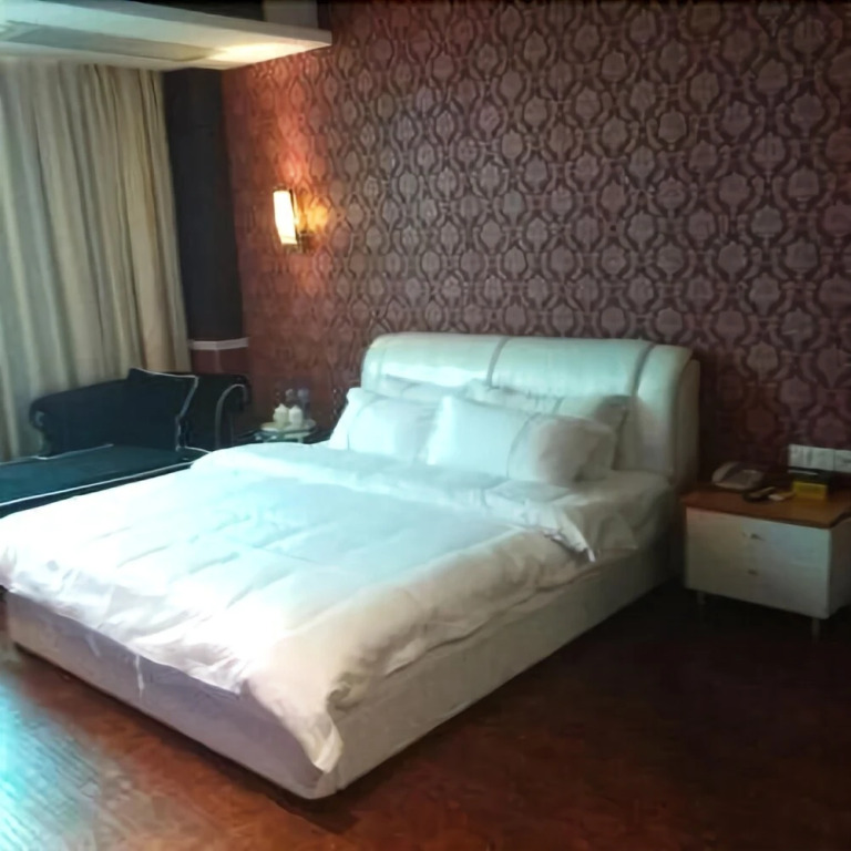 Yijia Holiday Hotel (Guangzhou Huadu Plaza subway station store)