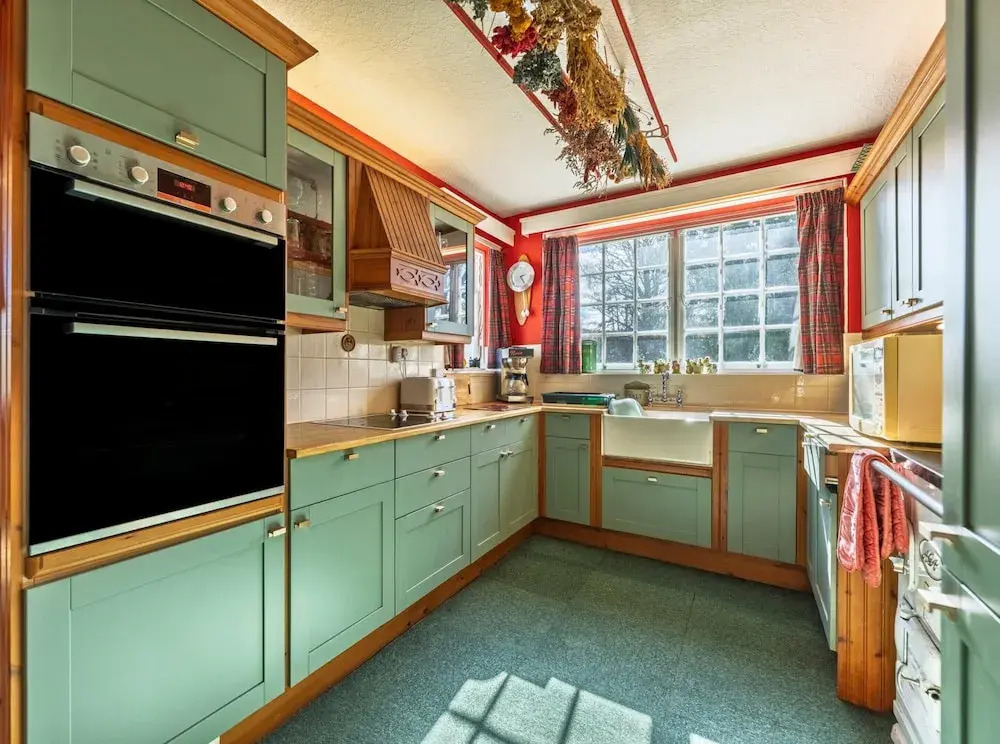 5 Bedroom Holiday Home in Cornhill, No Deposit