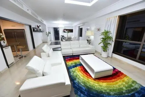 Dubai 5* Penthouse front sea 6 Bdr. private pool!