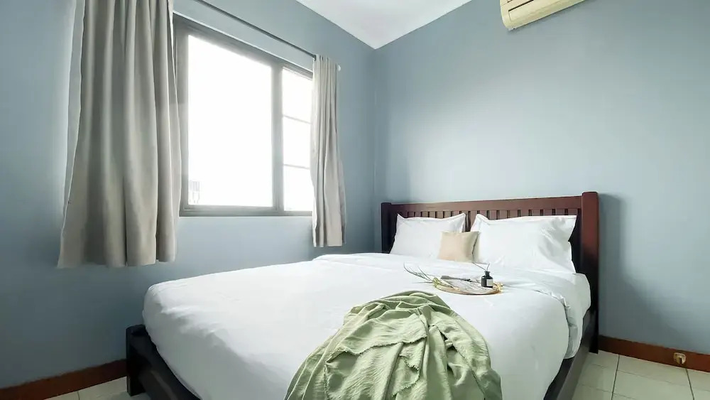 Spacious And Comfy 3Br At Puri Garden Apartment