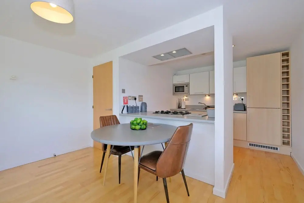 Modern two Bedroom Aberdeen Apartment With River Views