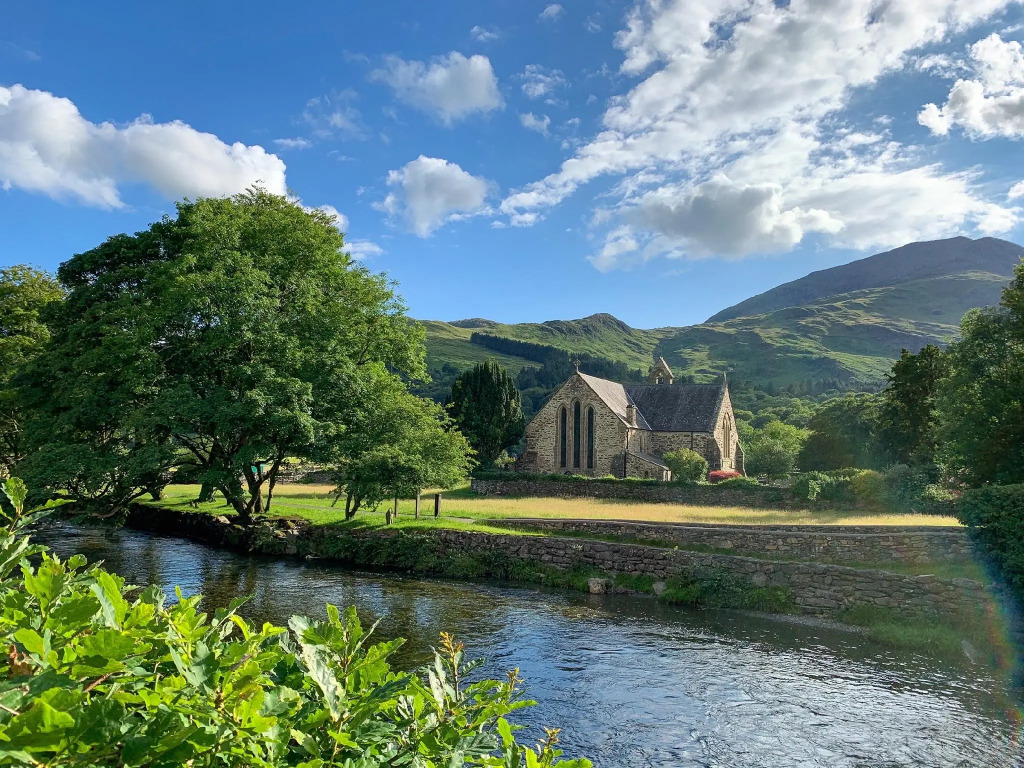 Ty Afon - River House