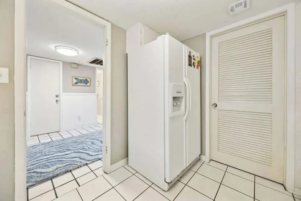 2070 Beachwood