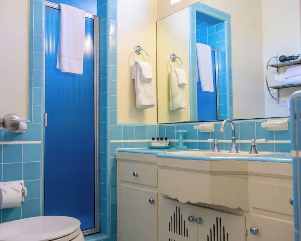 The Hideaway - 21 and Over - A Town & Desert Boutique Hotel