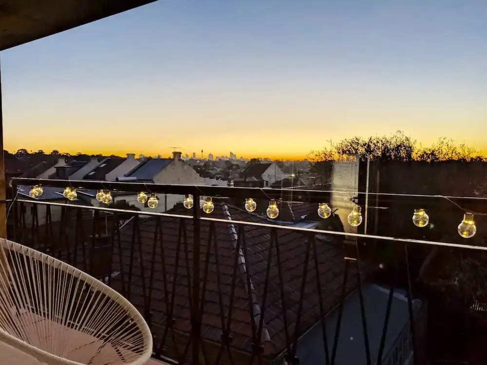 BRIGHT and airy TOP FLOOR apartment with FAB views