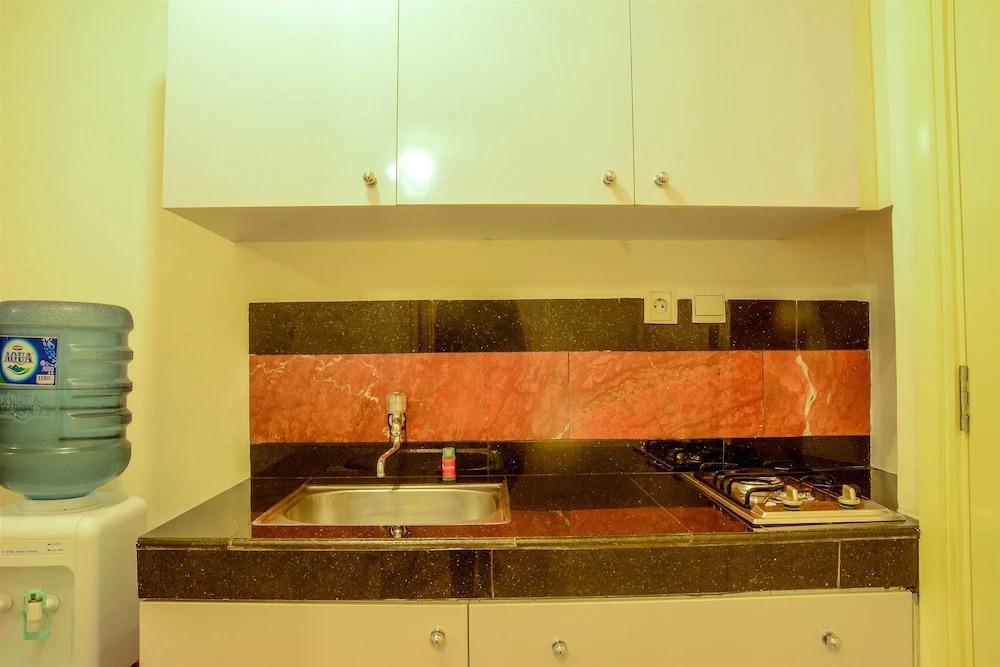 Classic Studio Room Cosmo Terrace Apartment By Travelio