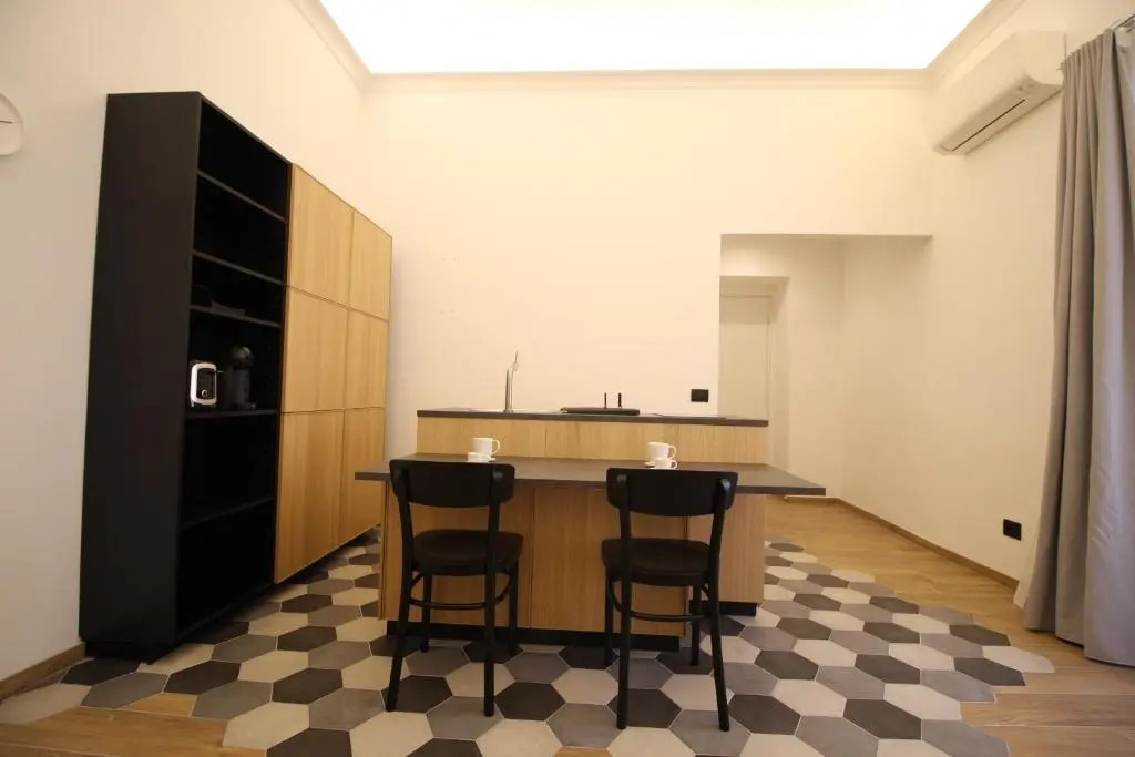 Suite 44