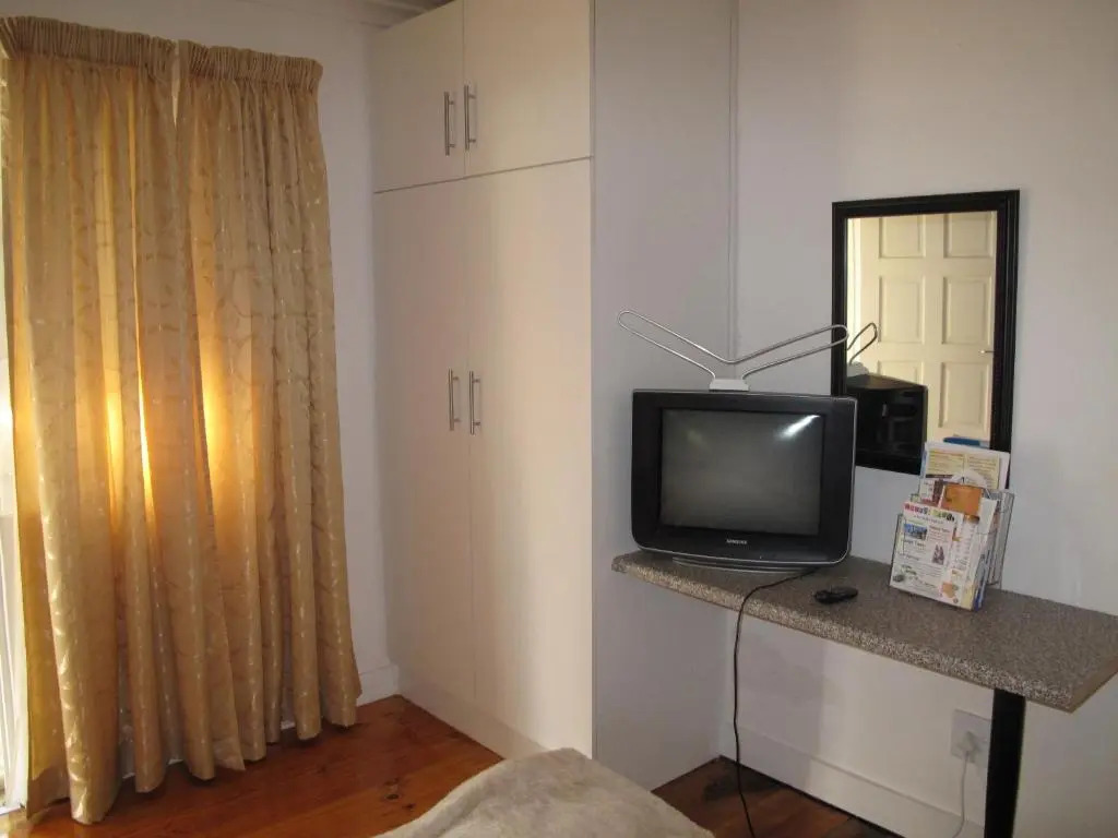 The Crescent Guesthouses - BnB/Self Catering