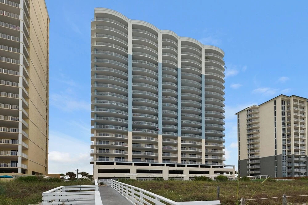 Twin Palms 1001