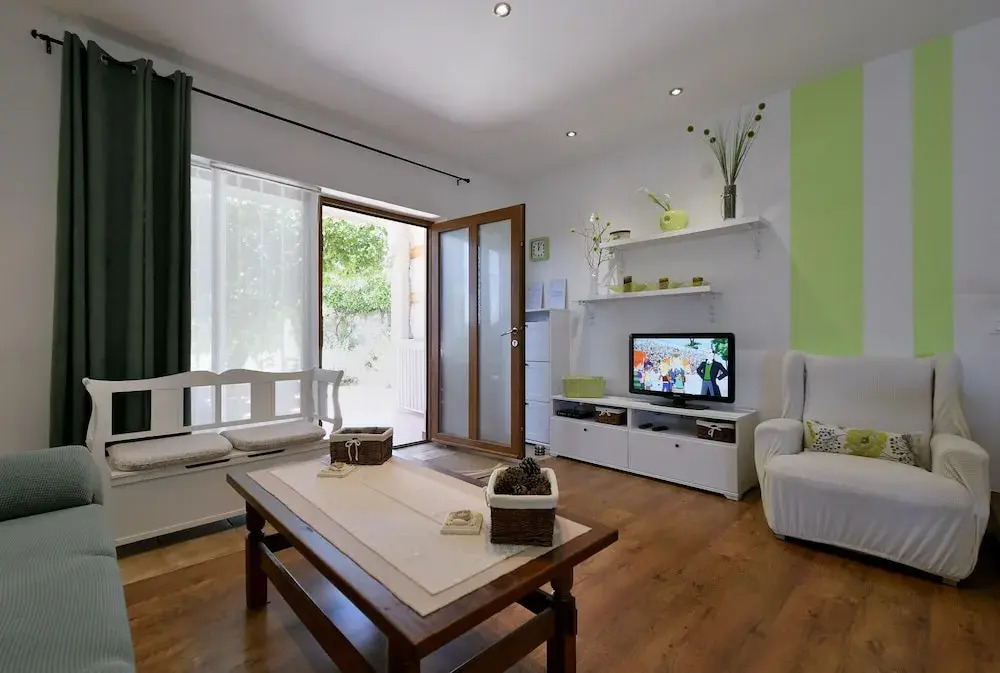 Apartment 1877