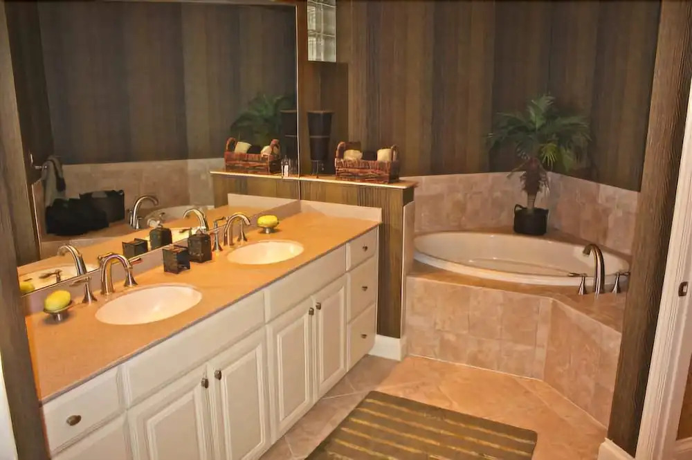 Waterside 554 - Monthly 2 Bedroom Condo