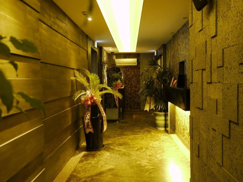 V Hotel