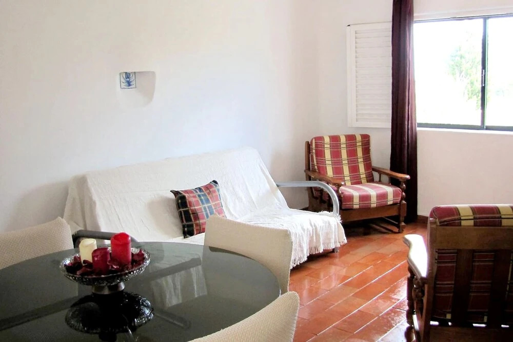 Apartment with 2 Bedrooms in Porches, with Furnished Balcony And Wifi