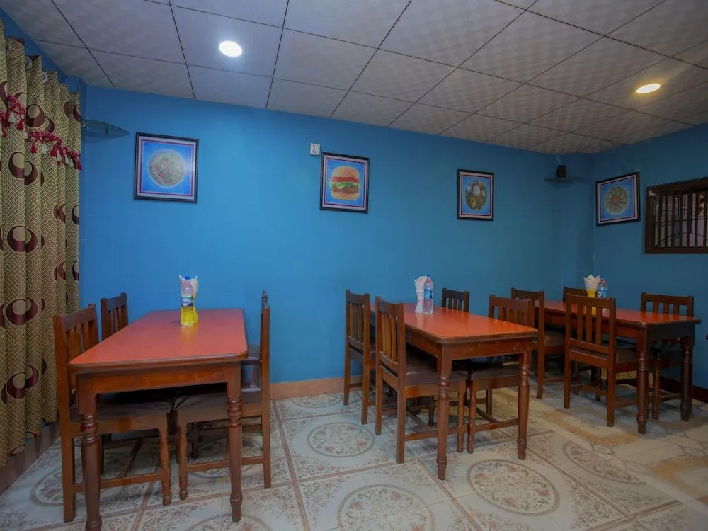 OYO 305 Hotel Gauri
