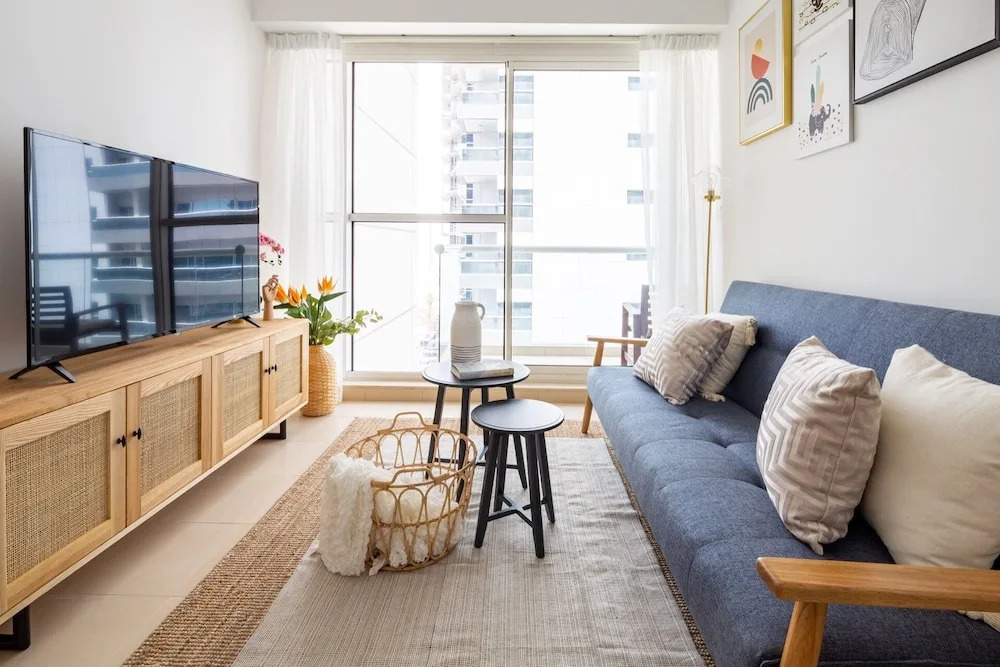 Dazzling & Picturesque 1BR Apartment In Business Bay