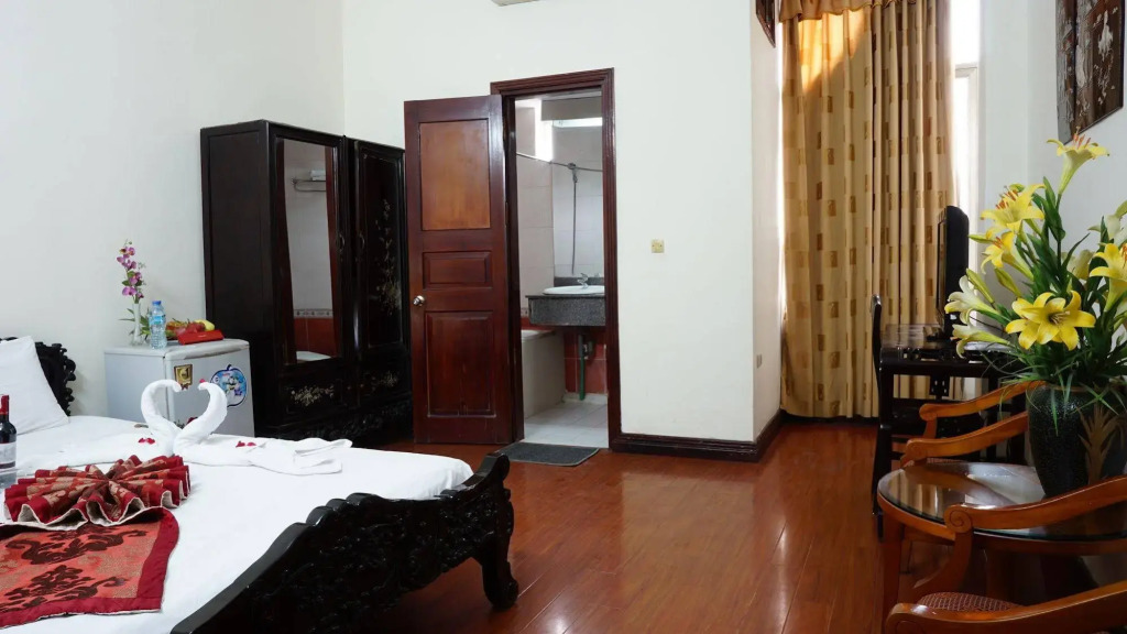 Hanoi Golden Moon Guesthouse