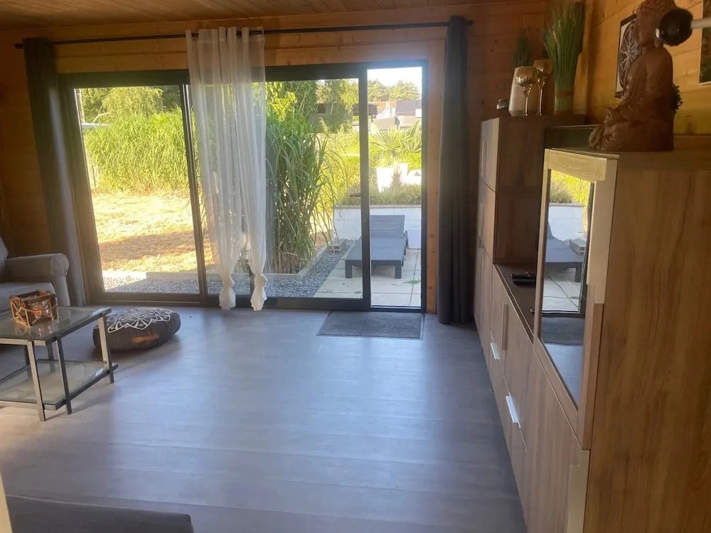 Enigma Lounge Chalet With Swimming Pool