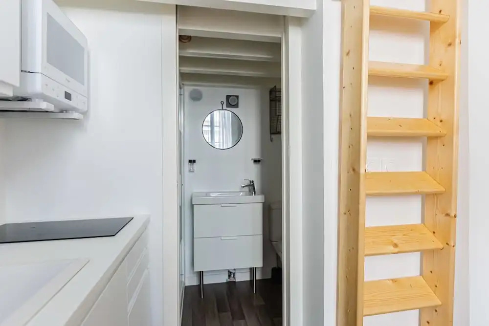 Cosy studio at Paul Doumer, by GuestReady