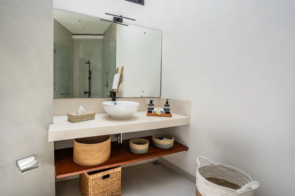 Villa Ozkar - Elegant 3-Bedroom Villa with Pool & Sunset Terrace