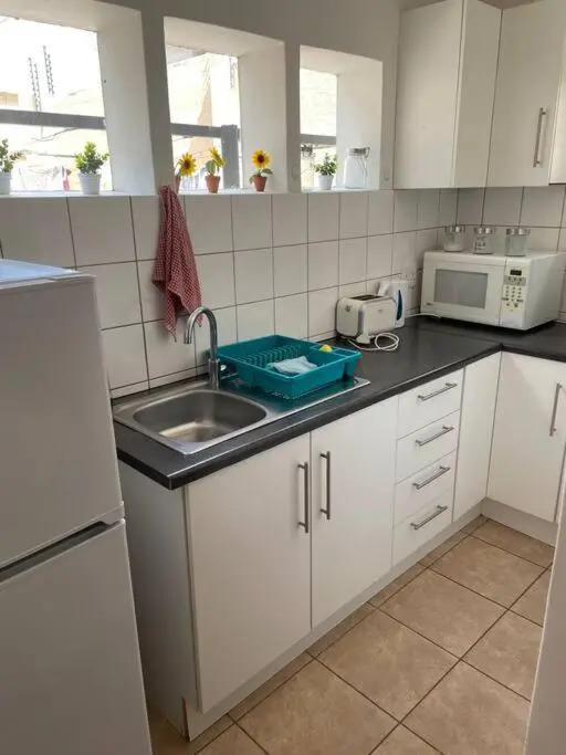 Central suburban suite in the heart of Joburg