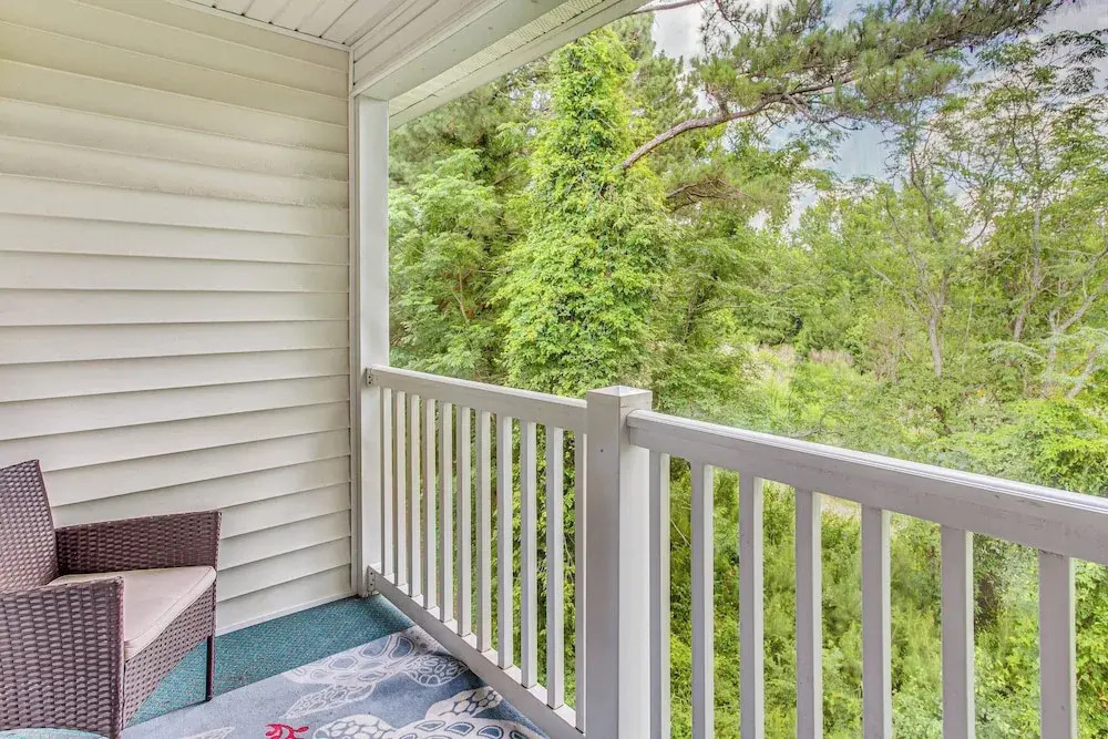 River Oaks Fairways Three-bedroom Apartment 10-B