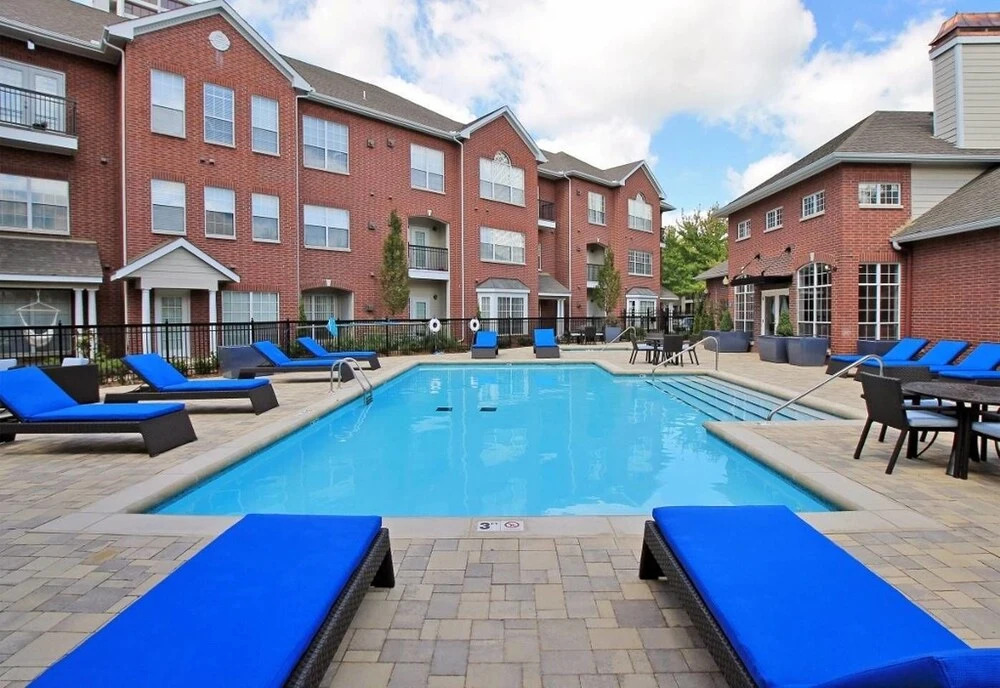 Apartment-Smart Downtown 2 BR