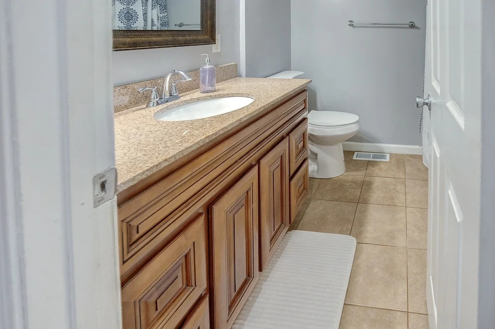 Belleville Beauty - Luxury Stay For Work Or Stay For Play Either Way This Is The Perfect Property For You! 4 Bedroom Residence by RedAwning
