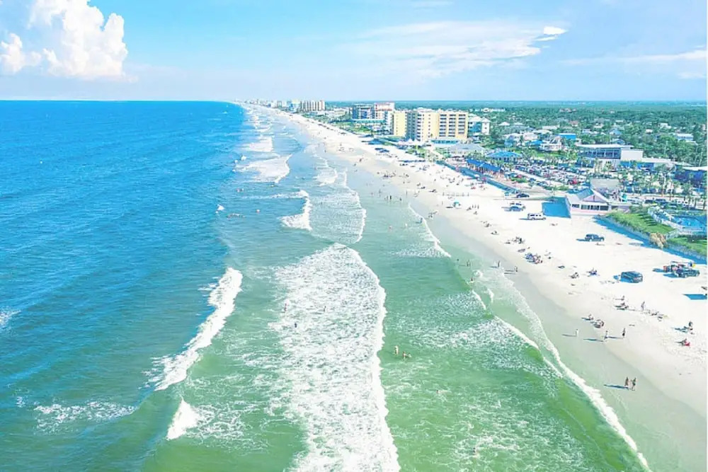 New Smyrna Beach Townhouse/flagler Ave/beach/walk Everywhere and Pet Friendly!