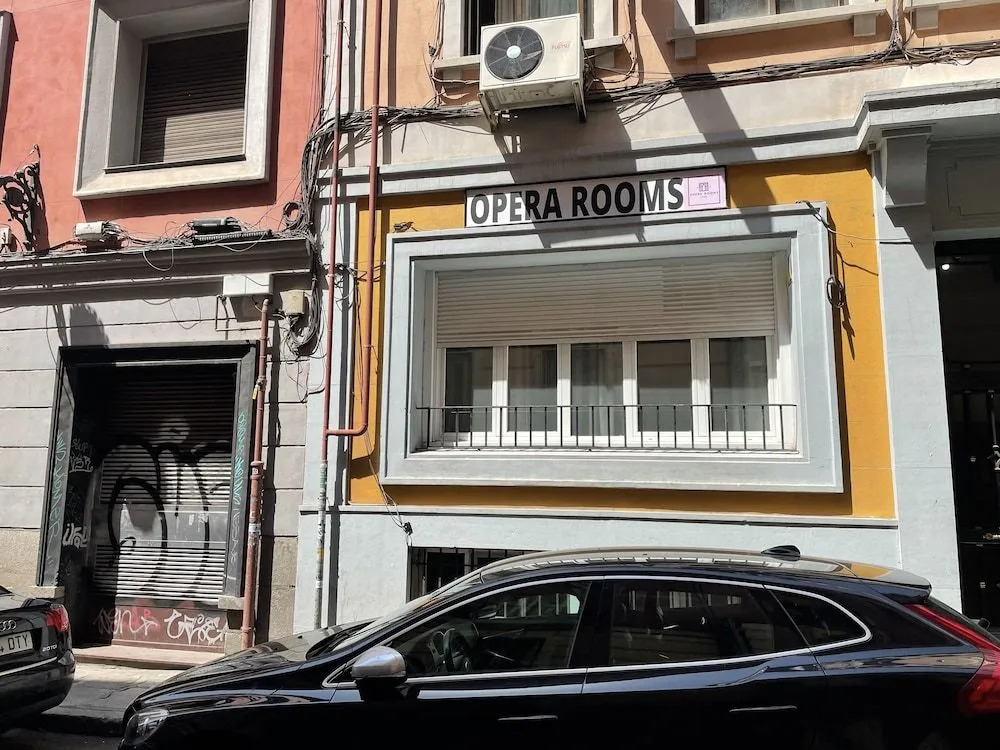 OPERA ROOMS
