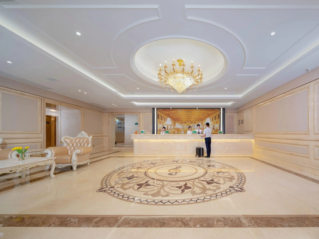Vienna Hotel (Huidong Jilong)