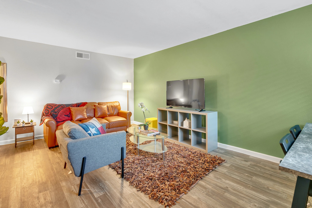 Pearl Location ✔Fast Wifi + Free Parking  ✔Modern Living