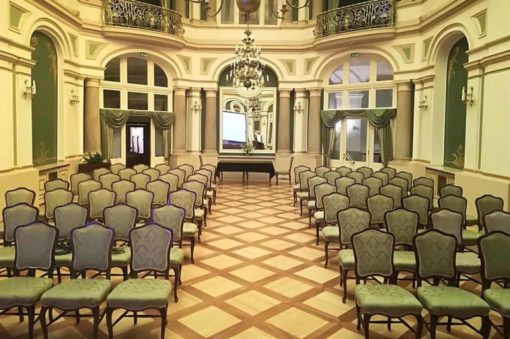 Grand Hotel