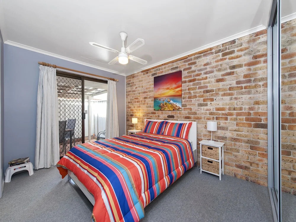 Shoreline Drive, Duplex 01,39, Little Pearl
