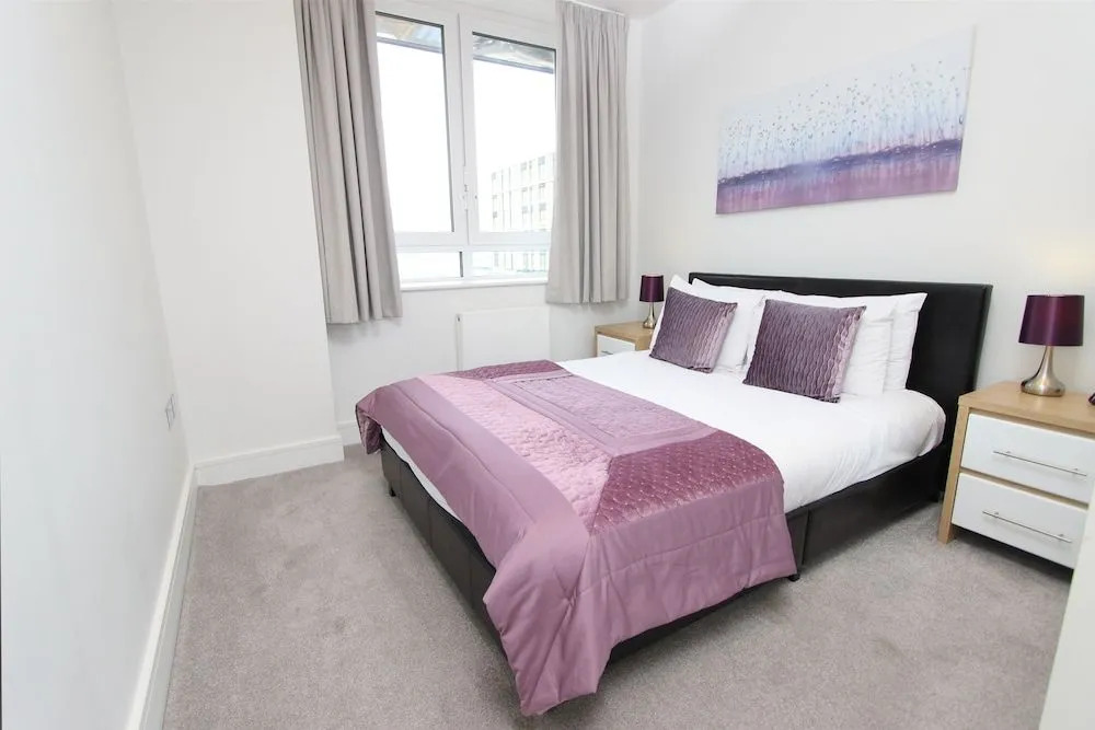 Ringside Apartments