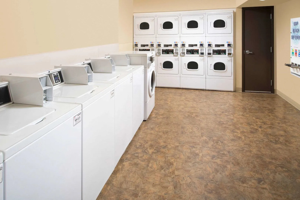 Extended Stay America Select Suites - Cleveland - Airport