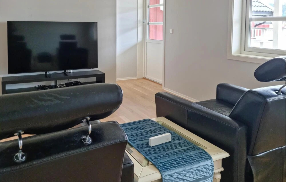 5 Bedroom Amazing Home In Spangereid