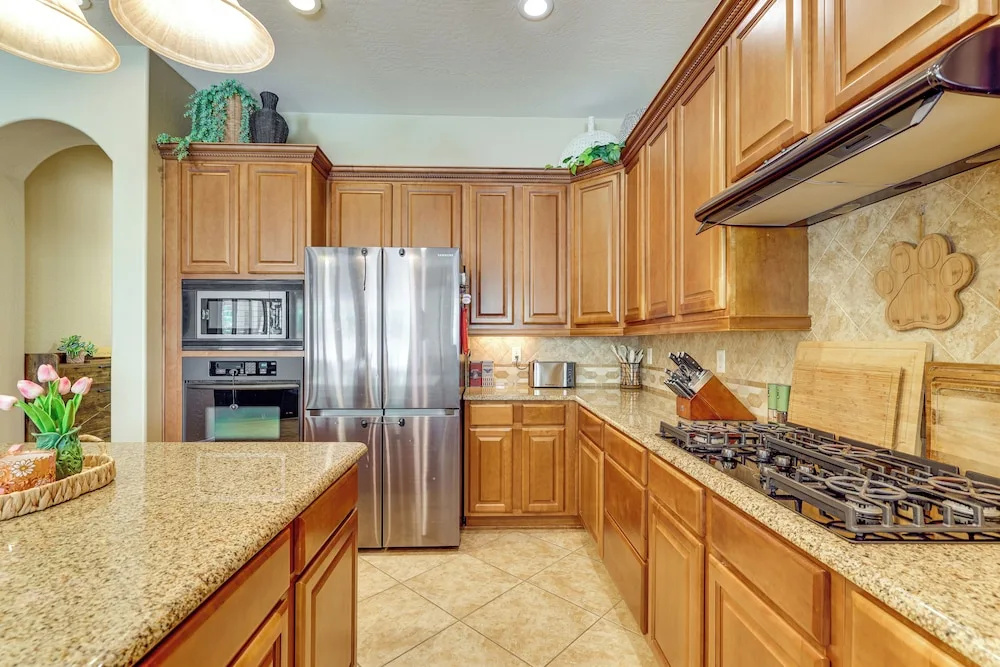 Pool, Hot Tub, Toys! Family Home, 4 Mi to Luke AFB