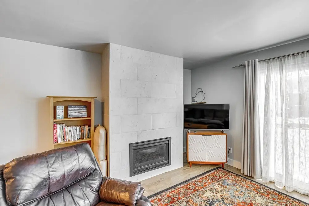 Near Hiking: Cozy Anchorage Retreat w/ Fireplace!